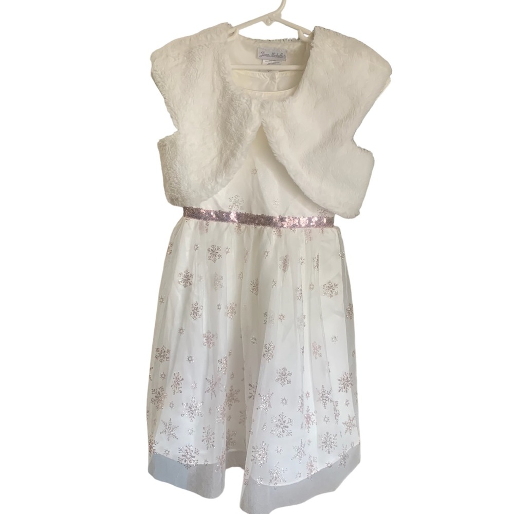 NWOT Holiday Dress for Girls.  Excellent condition, includes faux fur bolero